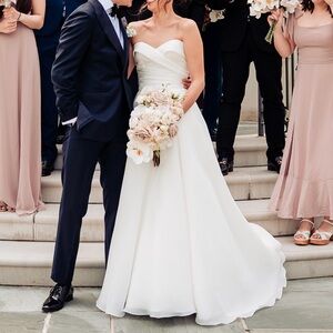 Pronovias Wedding Sweetheart Strapless Dress (Gerianger)